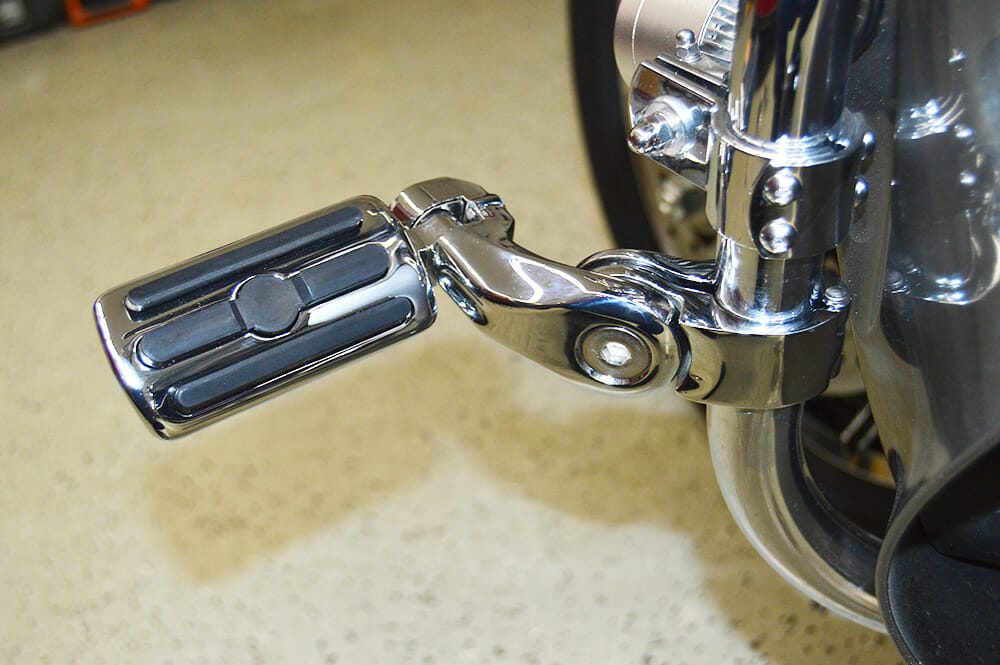 RIVCO Chrome 1-1/4” Highway Mounts with Pegs, 2-1/2” long arms